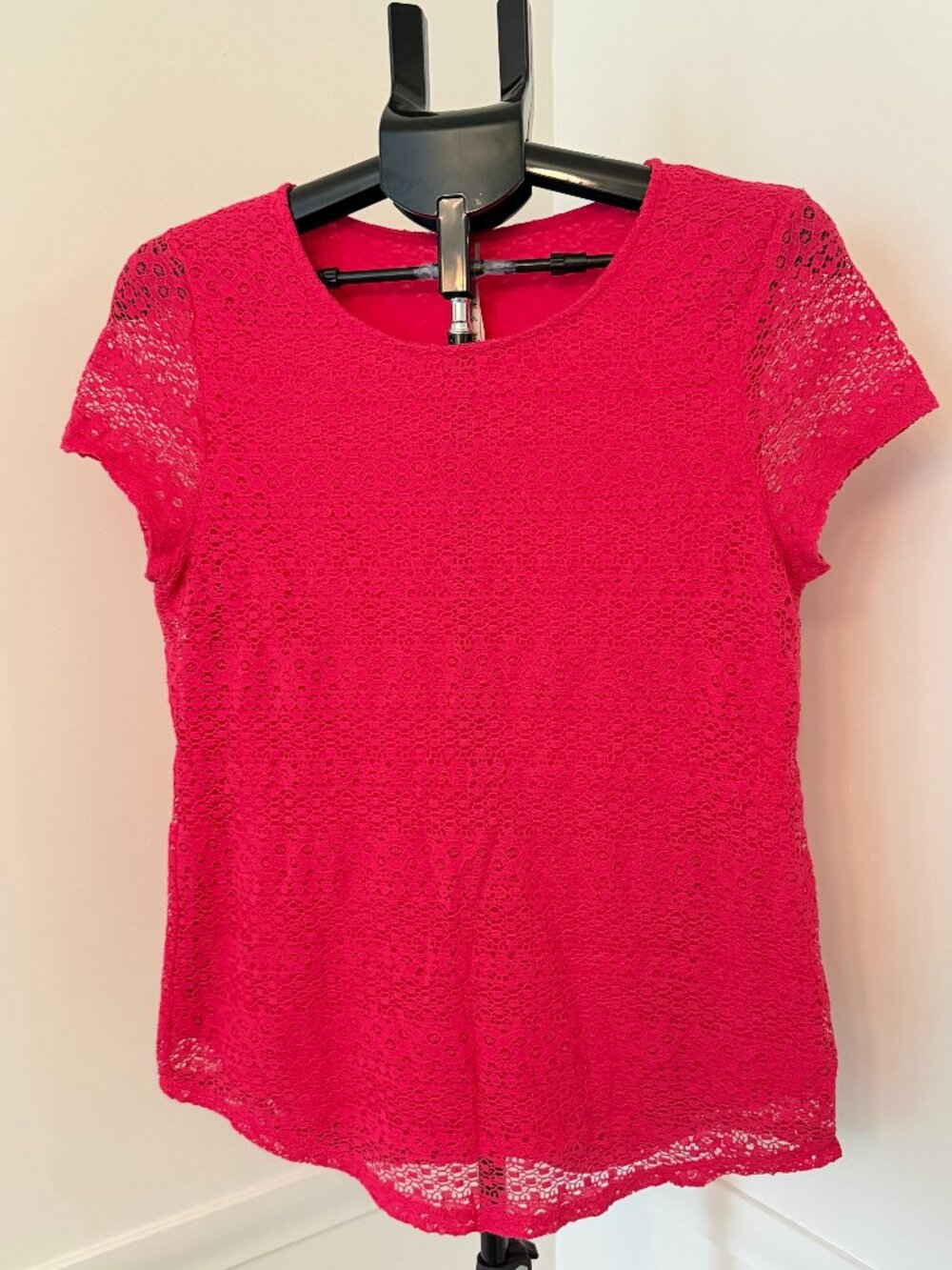 Leo Nicole Hot Pink Lace Tee Size S